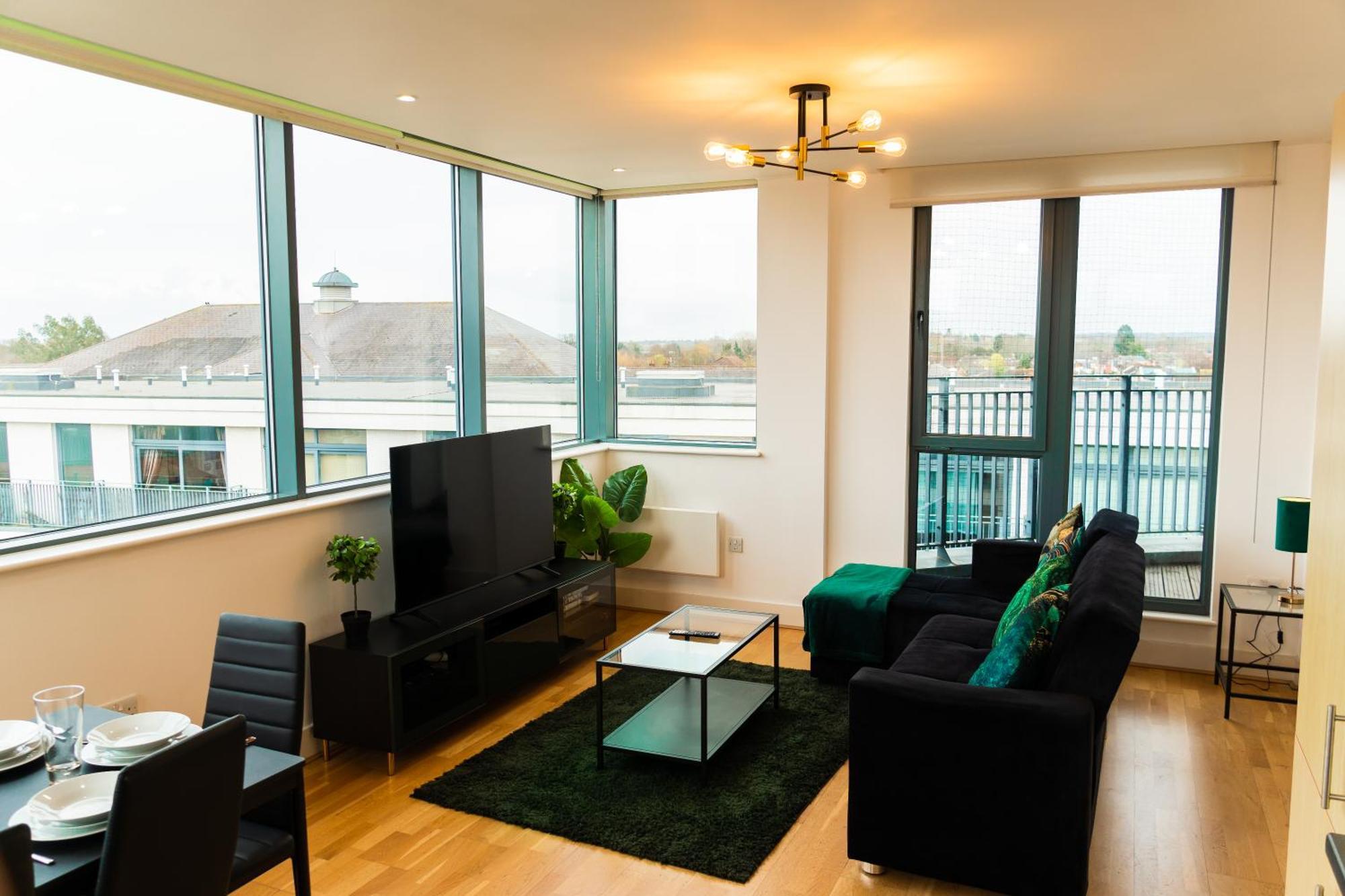 The Regency Suite - Modern 2-Bed 1-Bath Apartment Chertsey Exterior foto